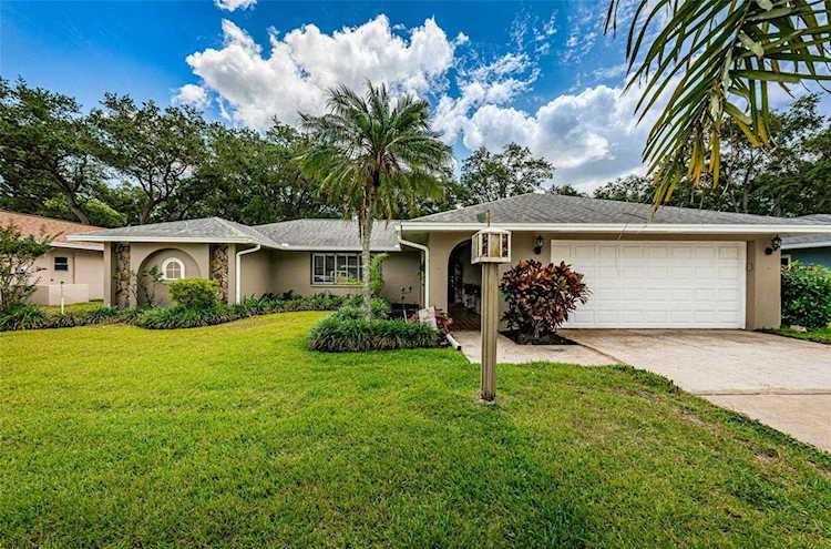 13408 105th Ave Largo, FL 33774