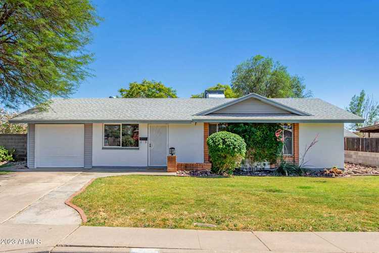 2301 W Larkspur Drive Phoenix, AZ 85029 | MLS 6561472 Photo 1