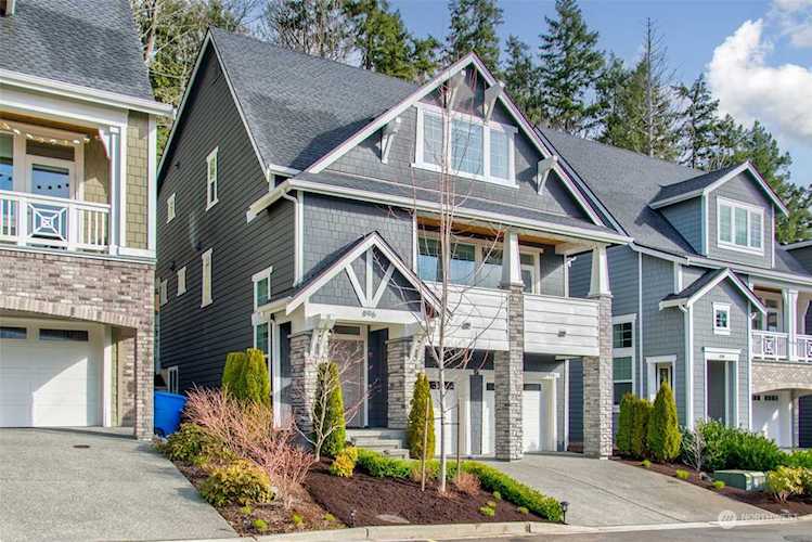 896 224th Ave NE Sammamish, WA 98074