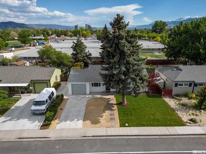 1425 York Way Sparks, NV 89431 | MLS 230005436 Photo 1