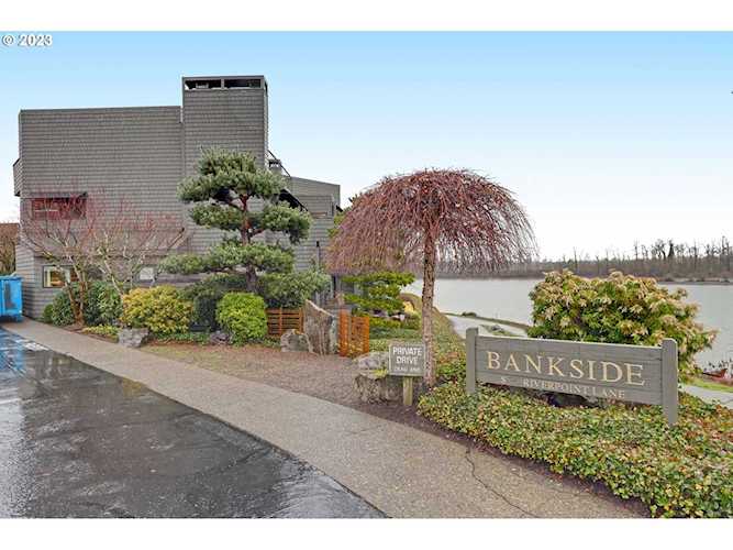 5758 S Riverpoint LN Portland, OR 97239