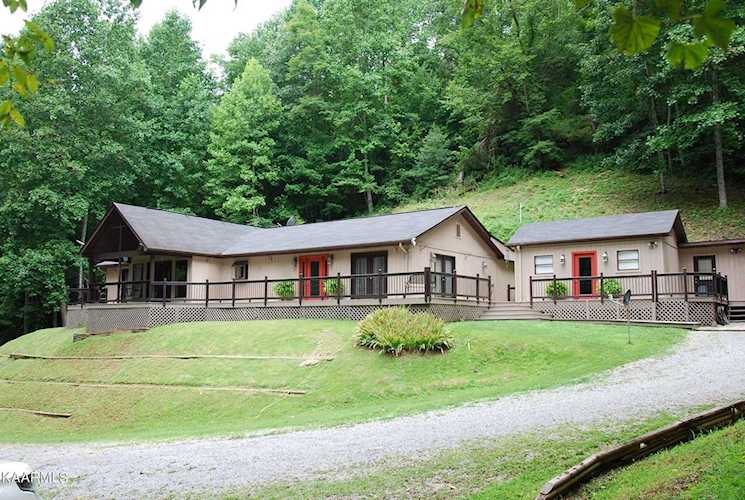 802 Happy Hollow Ln Sevierville, TN 37876