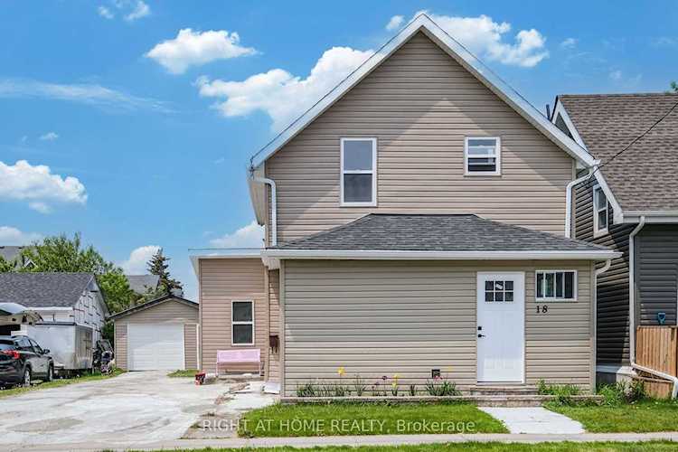 18 Baptiste St Quinte West, ON K8V 1V3