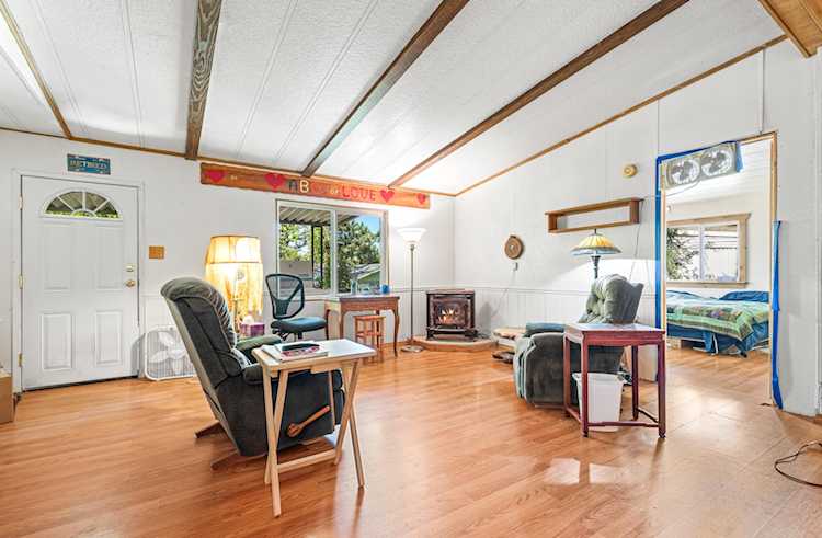 939 S Valley View Rd #UNIT 8 Ashland, OR 97520