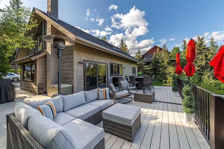 325 Meadow Lake Dr Columbia Falls, MT 59912