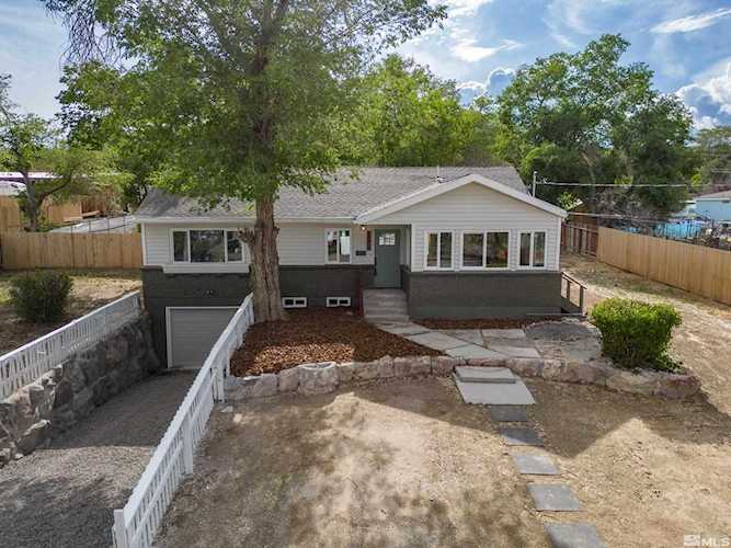 5275 Slope Dr Sun Valley, NV 89433
