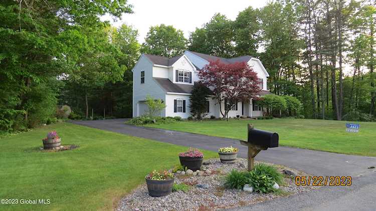 20 Danford Ct Queensbury, NY 12804