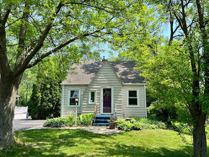 5503 Hillcrest Ave Downers Grove, IL 60515