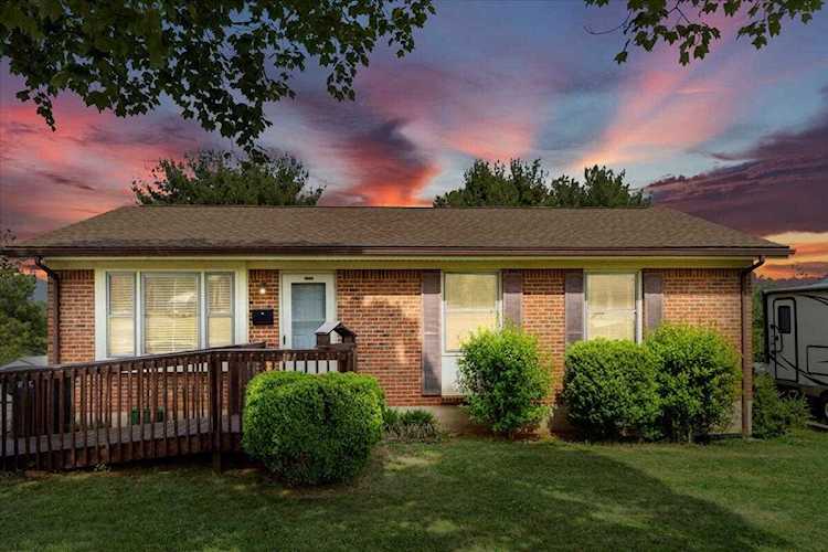 1148 Maywood Vinton, VA 24179