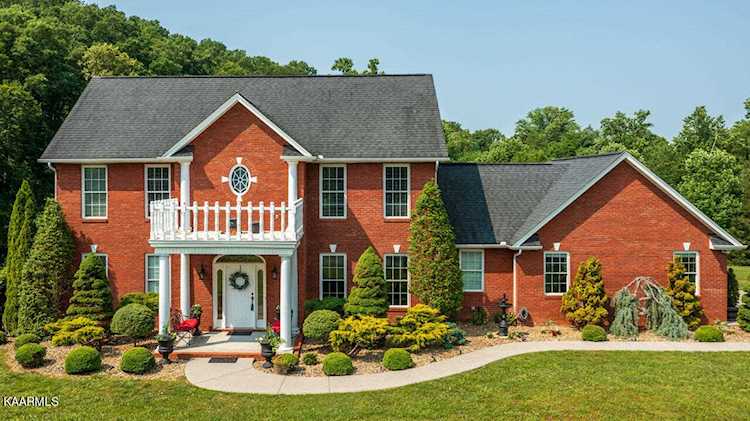 1449 David Swann Dr Dr Dandridge, TN 37725