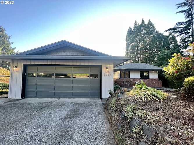 3285 Azalea DR Salem, OR 97302