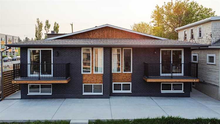 3717 15 A St SW #3 Calgary, AB T2T 4C4