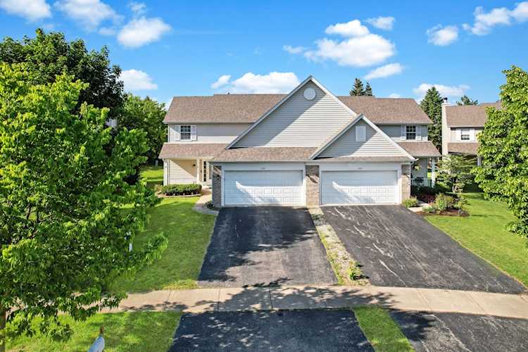 527 Northgate Circle Oswego, IL 60543
