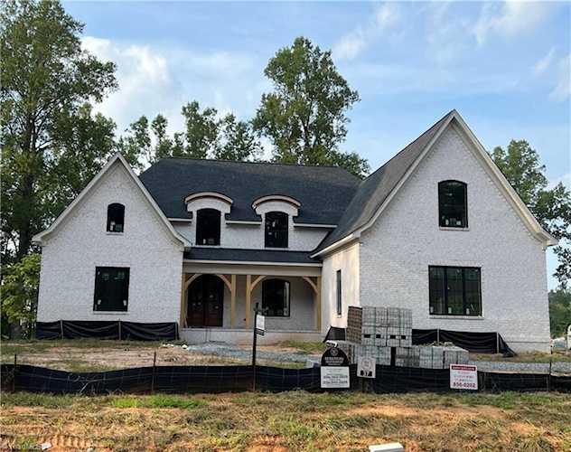 8194 Falcon Trail Oak Ridge, NC 27310