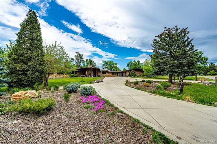 5401 Beach Rd Bow Mar, CO 80123