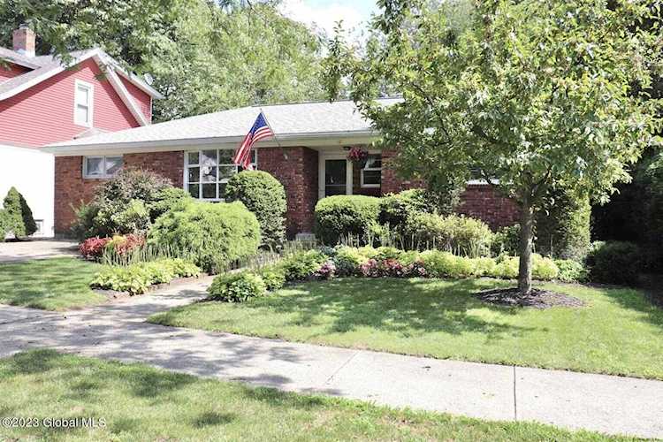 12 Cleveland Street St Albany, NY 12206