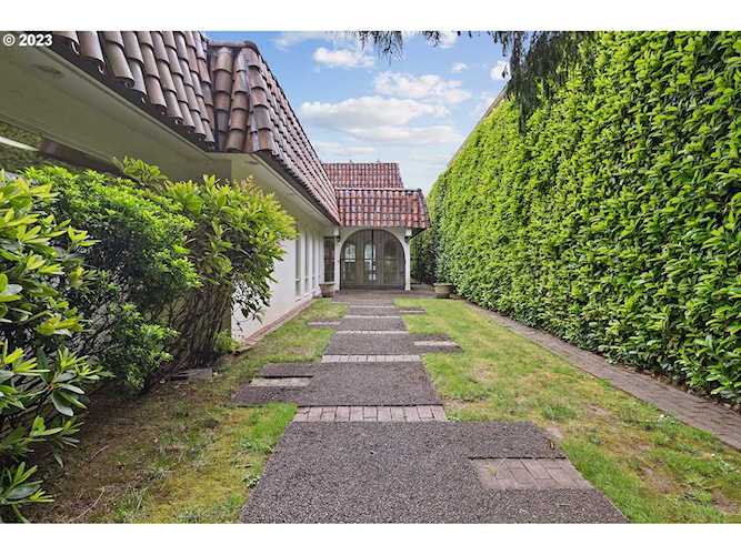 13460 Fielding RD Lake Oswego, OR 97034