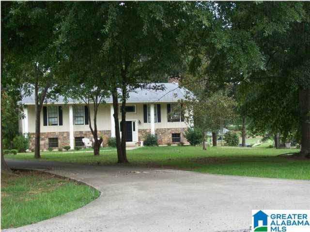 180 Pineview Circle in Cropwell, AL Photo 1