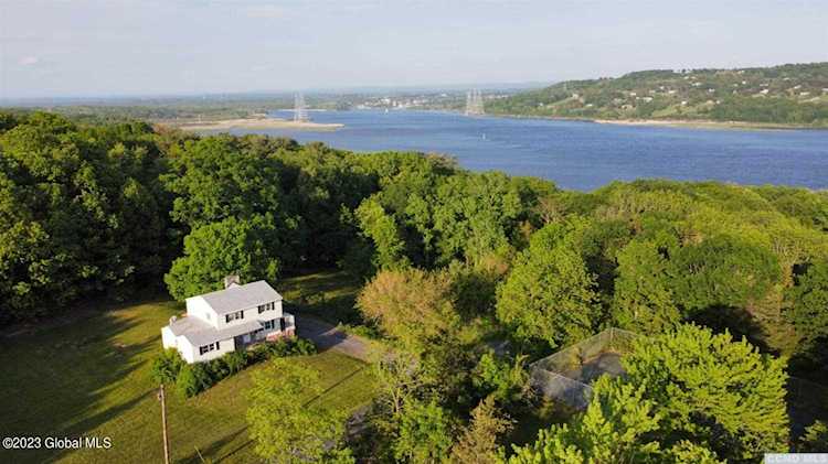 60 Thorpe Rd Catskill, NY 12414