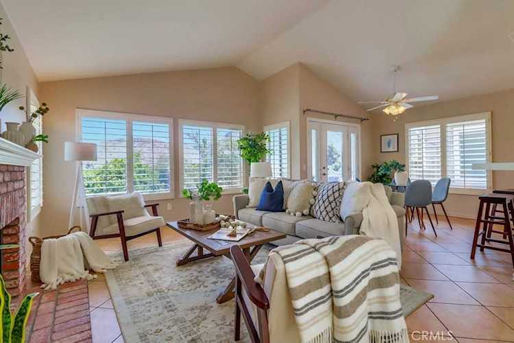 2881 Blackbush Ln El Cajon, CA 92019