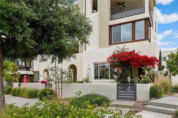 177 Frame Irvine, CA 92618