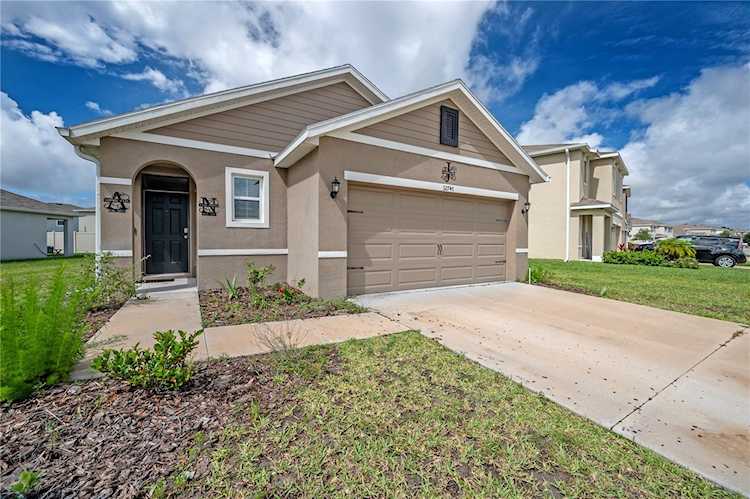 32740 Brooks Hawk Ln Wesley Chapel, FL 33543