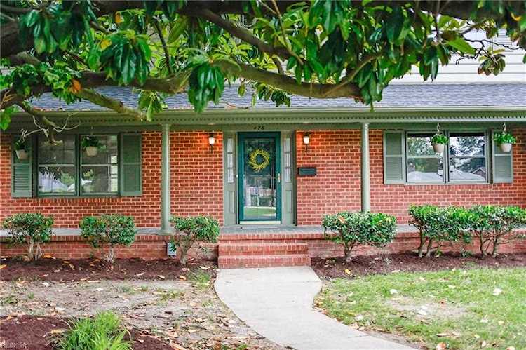 476 Elizabeth Lake Dr Hampton, VA 23669