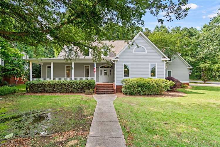 672 Moores Mill Dr Auburn, AL 36830