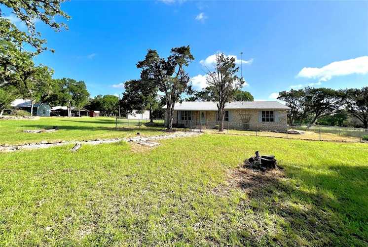 801 Billie Brooks LN Driftwood, TX 78619