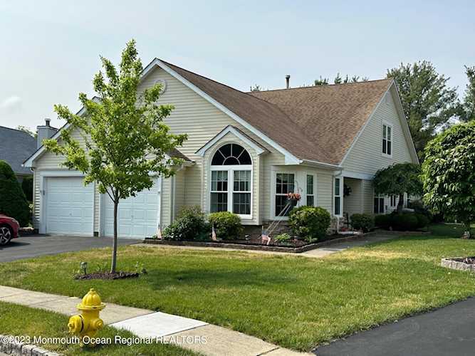 2310 Logan Ct Toms River, NJ 08755