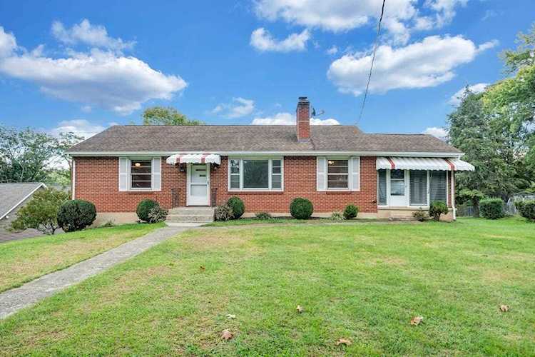 3818 View Roanoke, VA 24018