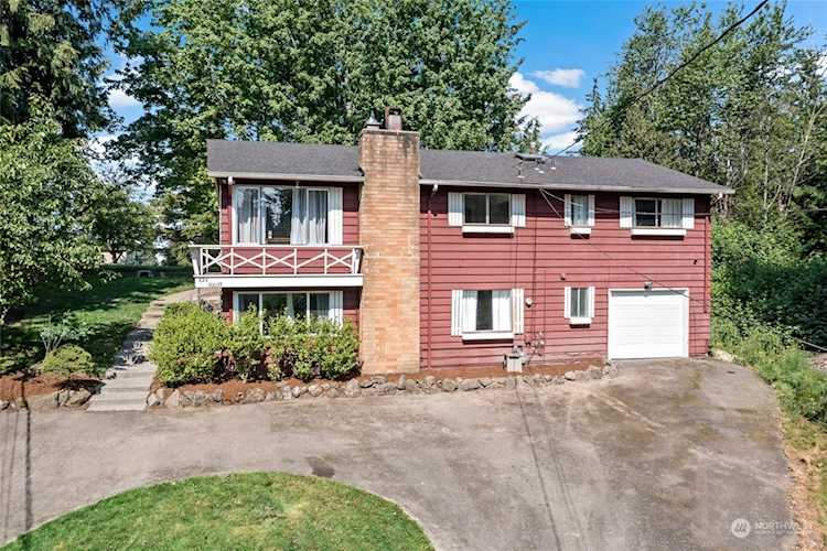 824 SW 301st Place Federal Way, WA 98023