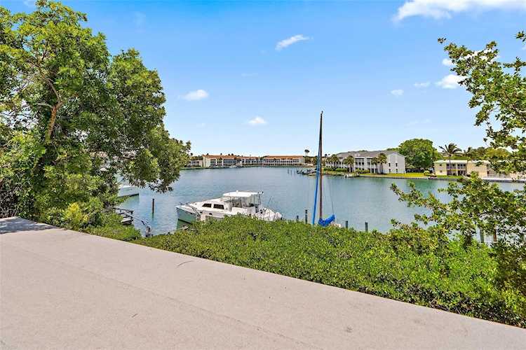 12016 Lagoon Ln Treasure Island, FL 33706