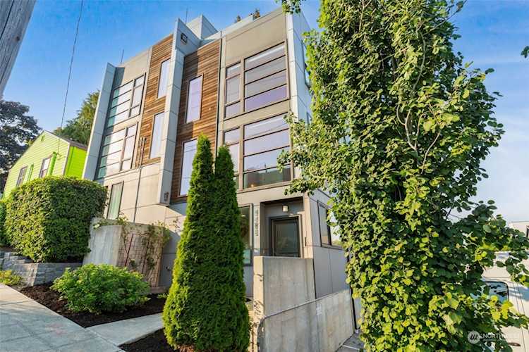 2608 E John St Seattle, WA 98112