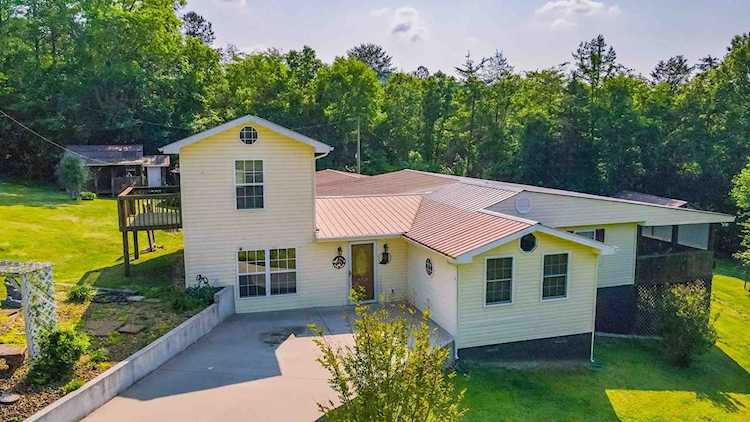 2453 Aderholt Bronston, KY 42518