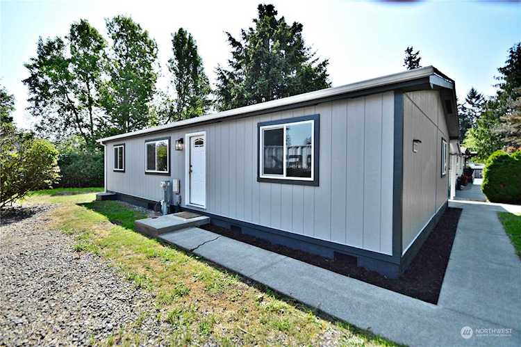 32820 20th Ave S #1 Federal Way, WA 98003