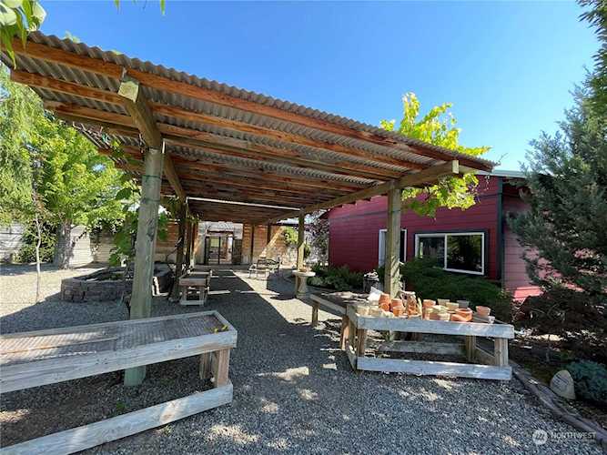 388 Omak Riverroad Omak, WA 98841