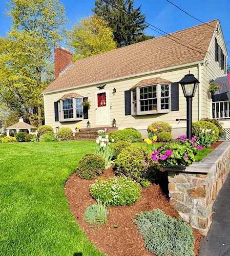 17 Orchard Street Beverly, MA 01915