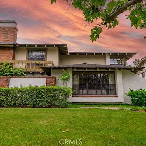 28 E Yale Loop #22 Irvine, CA 92604 | MLS OC23089839 Photo 1