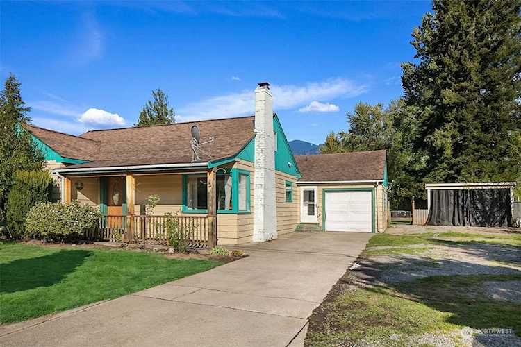 8578 Meadowbrook Way SE Snoqualmie, WA 98065