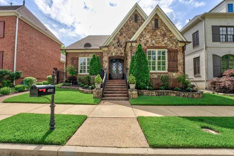 4527 W Woodlawn Cir Collierville, TN 38017