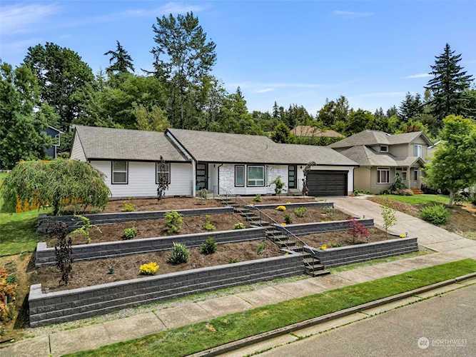 929 36th St Bellingham, WA 98229