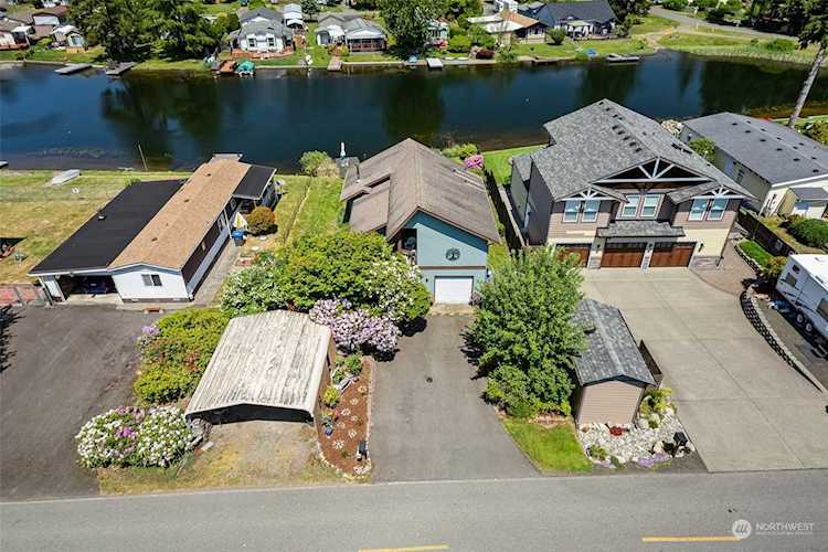 1070 SE Cresent Dr Shelton, WA 98584