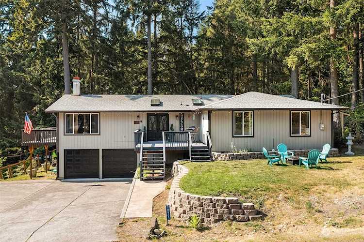 10903 Sunfish Place Anderson Island, WA 98303