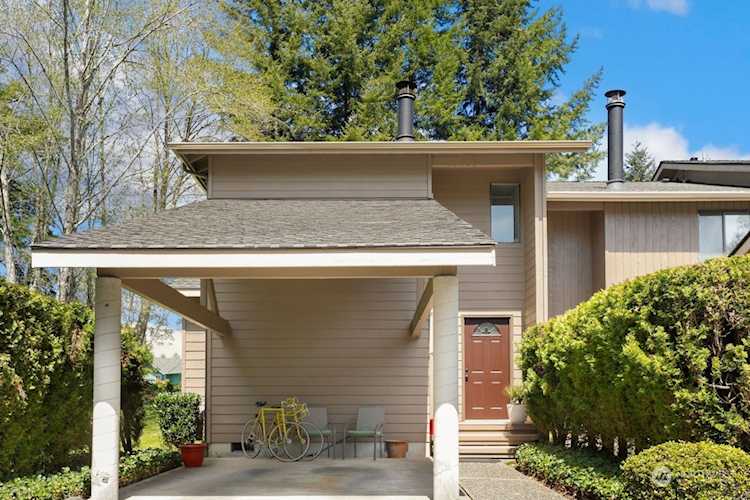 855 NW Huckle Dr #D Bremerton, WA 98311