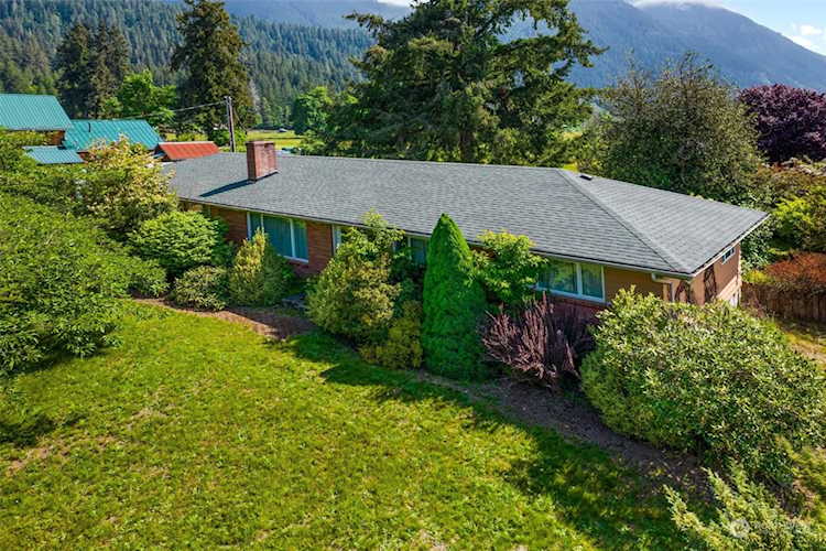 148 Young Rd Randle, WA 98377