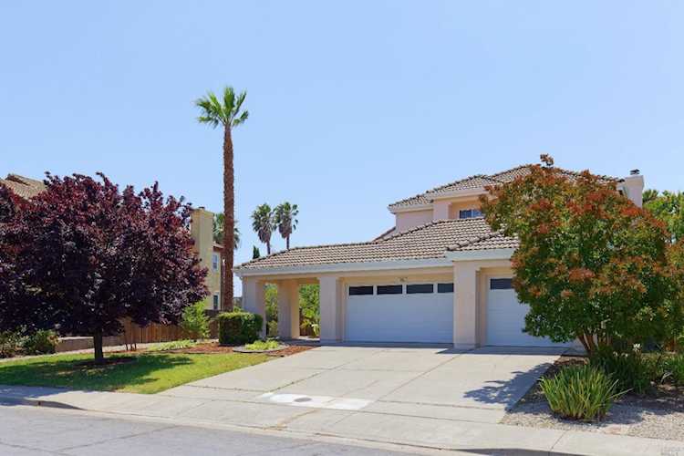 805 Hillborn Court Suisun City, CA 94585