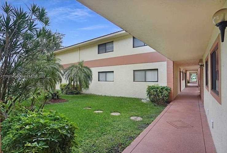 15234 Lakes of Delray Blvd #250 Delray Beach, FL 33484