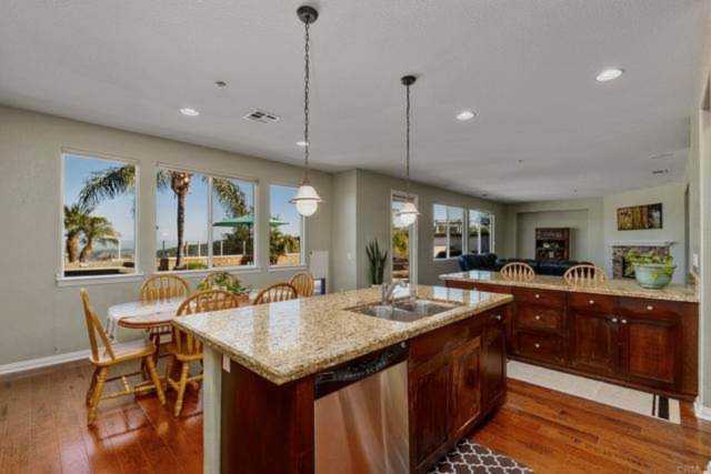 10551 Laurel Pathway Escondido, CA 92026