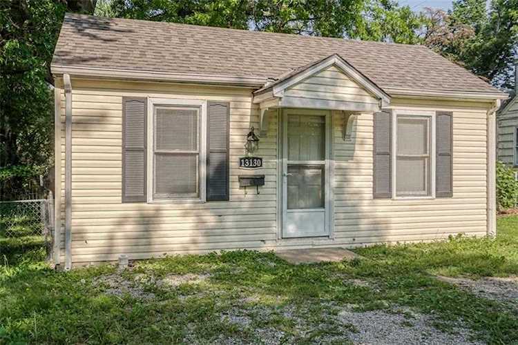13130 Grandview Rd Grandview, MO 64030 | MLS 2434441 Photo 1